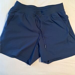Men’s lululemon zeroed in 5in shorts